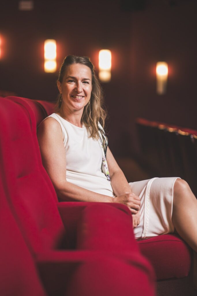 Portret van een teamlid van Lumière Tax Shelter in Cinema Lumière Brugge